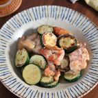 【簡単でやみつき！】鶏もも肉とズッキーニのガーリック炒め