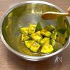 和えるだけ！【アボカドと豆腐の旨だれ塩昆布和え】おつまみにもの工程3