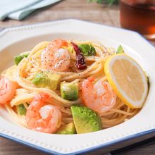 ワンパンで完成!エビとアボカドのペペロンチーノ風パスタ