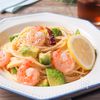 ワンパンで完成!エビとアボカドのペペロンチーノ風パスタ