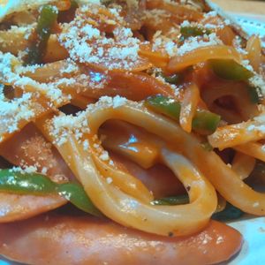 mmm10の作ってみた!投稿(パスタより美味しい!?『うどんナポリタン』ランチに最適♡)