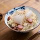 ナッツがアクセント「新玉ねぎとソーセージナッツ釜飯」