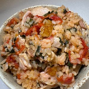 楽ラク手抜キッチン🐶🐾の作ってみた!投稿(ドボンと沈めるだけ！トマチキ炊き込みご飯)