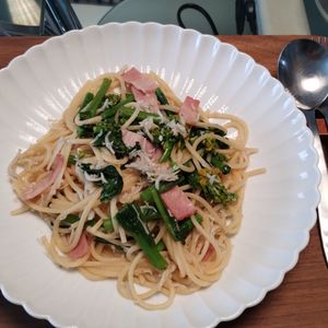 ゆの作ってみた!投稿(菜の花としらすとベーコンのオイルパスタ)
