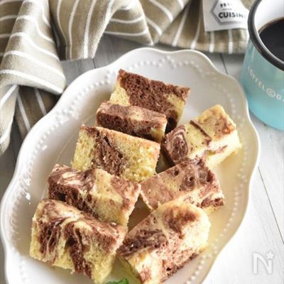 レンジで簡単!ホットケーキミックスで♪マーブルたまご蒸しパン