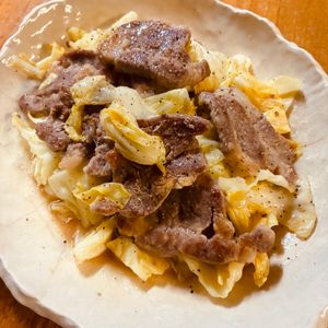 せーちゃんの作ってみた!投稿(たぶん、ごはん3杯いけます【豚肉とキャベツの塩炒め】)