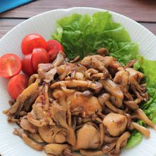 ダイエットにも！鶏肉とたっぷりきのこのしょうが焼き