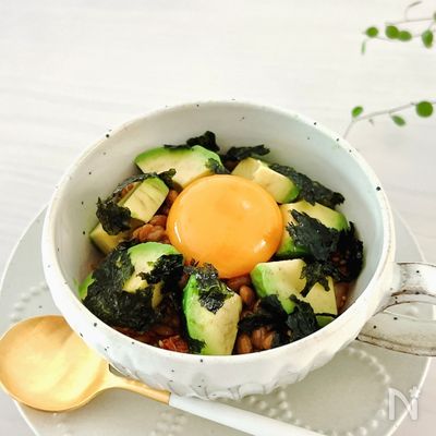 【オートミール5分レシピ】ハマるウマさ！アボ納豆キムチ丼