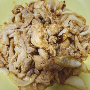 ちちちの作ってみた!投稿(行列のできる定食屋さんの😋豚の味噌漬け焼き定食🤩🍚)