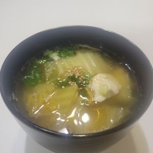 1バーバミーの作ってみた!投稿(『白菜と豆腐のピリ辛ごま味噌スープ』煮るだけ10分☆)