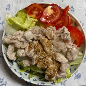 チョビの助の作ってみた!投稿(ツルンと劇的お肉柔らか！豚しゃぶの和風胡麻サラダ)