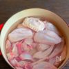 手羽先と砂肝と春雨のスタミナ旨塩鍋の工程1