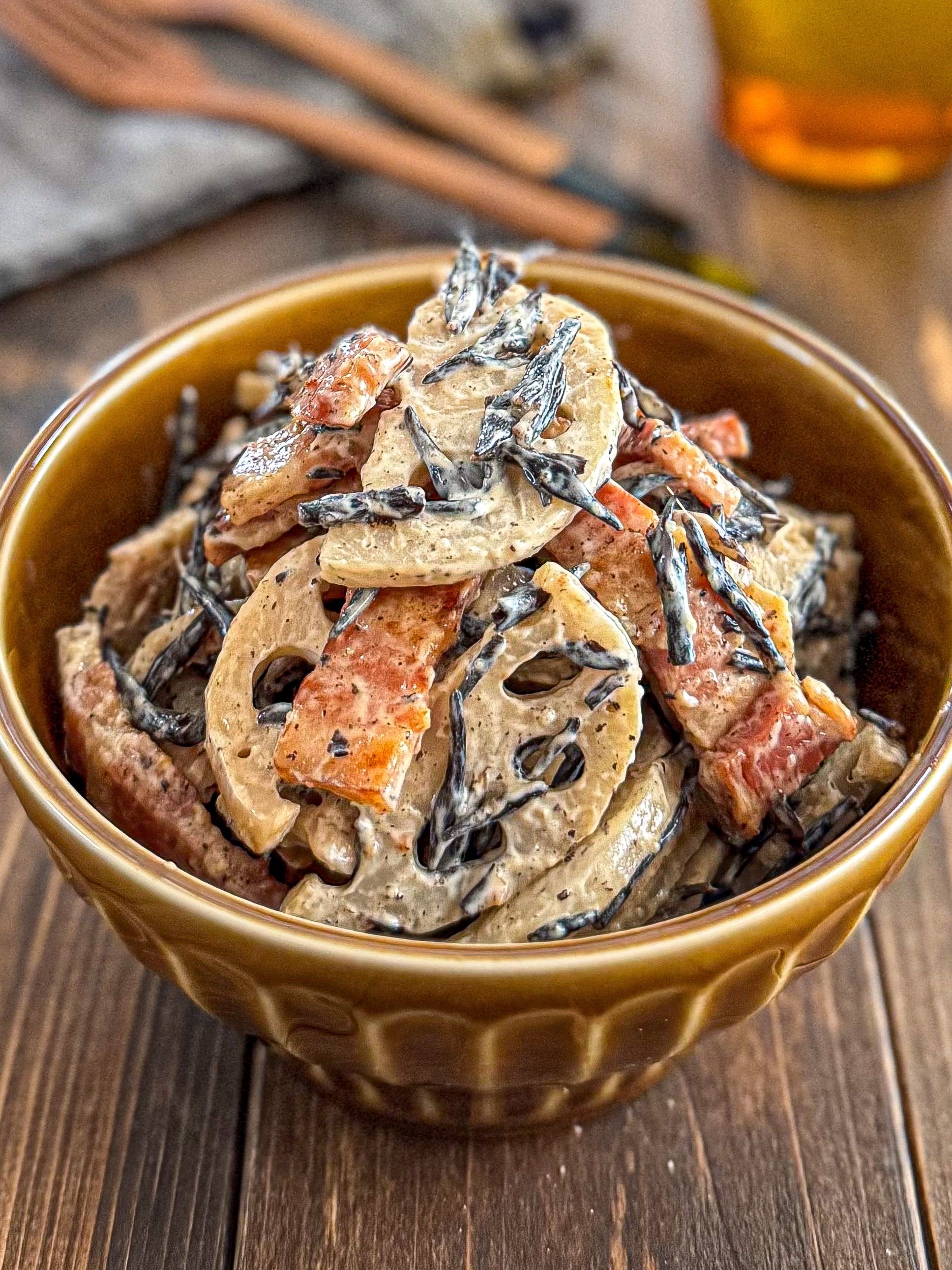 蓮根とひじきとベーコン《カフェ風♡サラダ》 by mikana | レシピ