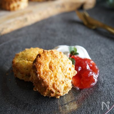 おやつや朝食に♡簡単！米粉のザクザクオートミールスコーン