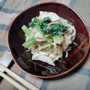 M＊Pの作ってみた!投稿(《ボリューム満点》もやしと小松菜と鶏むね肉の中華サラダ)