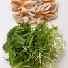 ［水菜とちくわの胡麻マヨ和え］切って混ぜるだけ！簡単爆速副菜の工程1