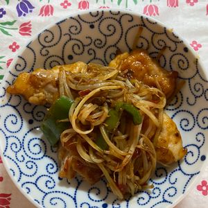 万福の作ってみた!投稿(ごはんおかわり必須！鶏モモ肉と野菜のピリ辛スタミナ炒め)