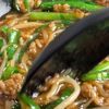 【フライパン1つで完結】悶絶ニラもやし餡掛け丼の工程3