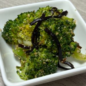 みーこの作ってみた!投稿(下拵え5分♡旨すぎ（笑）ブロッコリーのおかか塩昆布和え♡)