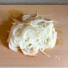 【新玉ねぎと豚しゃぶのレモンだれ】さっぱり簡単の工程1