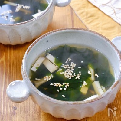 エリンギとわかめの中華スープ
