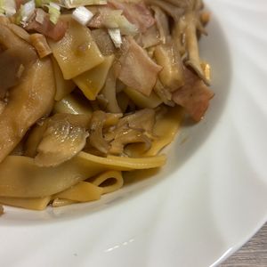 mocoの作ってみた!投稿(【きのことベーコンの醤油ペペロン】パパッと完成！簡単パスタ♪)