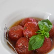 丸ごとトマトのハーブ煮浸し