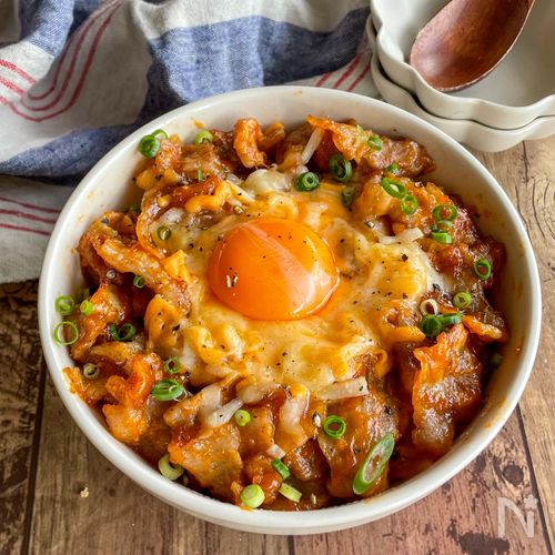 レンジで完結ヤンニョムチーズ豚丼