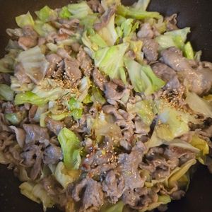 れみーの作ってみた!投稿(箸が止まらない！豚こまキャベツの旨だれ炒め)