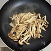 コク旨やみつき♡【ほうれん草ときのこのレモンバターソテー】の工程3