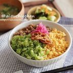 節約！ブロッコリーの茎が大活躍♡彩りきれいな３色そぼろ丼♡