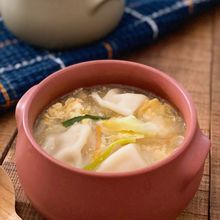 心も体も温まる！パパッと餃子スープ
