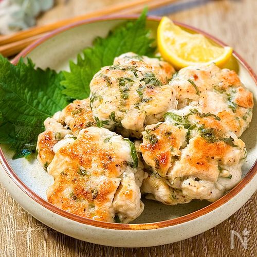 冷めても美味しい！【鶏むね肉のジューシー大葉つくね】