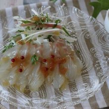 真鯛のカルパッチョ、梅ドレッシング