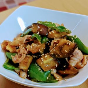まゆのの作ってみた!投稿(【ワンパン！豚バラ茄子ピーマンのスタミナ味噌炒め】時短レシピ)