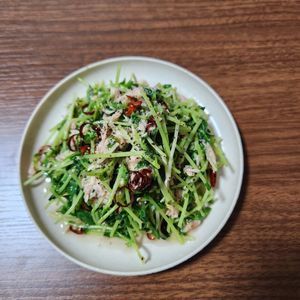 とももの作ってみた!投稿(レンジで5分！【豆苗とツナのぺペロン風】栄養満点副菜♩)