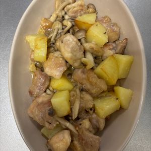 ちちちの作ってみた!投稿(【鶏じゃがにんにく味噌バター炒め】ご飯と相性抜群！)