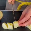 フライパン1つで作れるアップルパイの工程1
