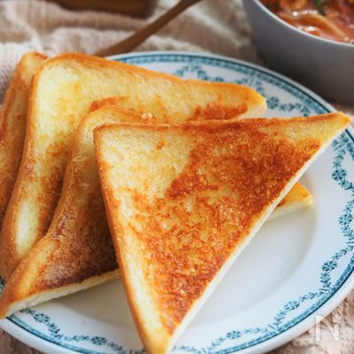 あの味を再現!必ずファンになる♪香ばしふわふわチーズトースト