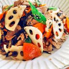 豚こま肉とレンコンのひじきの旨塩炒め