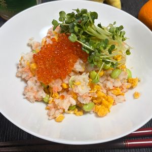 ゆっこの作ってみた!投稿(【春の鮭ずし】簡単すぎるちらし寿司)