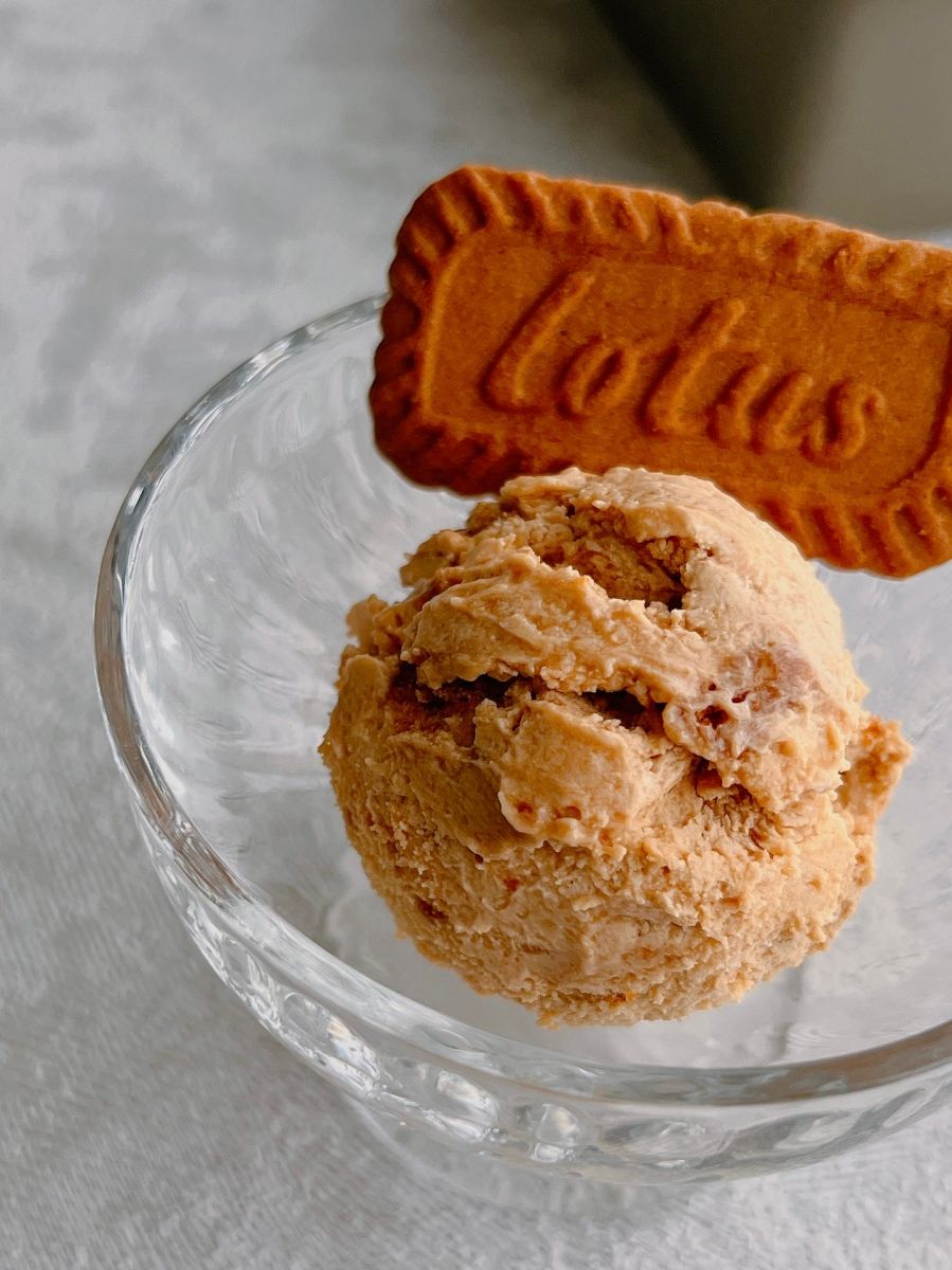 まぜて冷やすだけ！材料3つで作る【ロータスアイスクリーム】 レシピサイトNadia