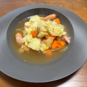 こむぎの作ってみた!投稿(忙しい朝でも具材いれて放置プレー♡簡単うまうまポトフ)