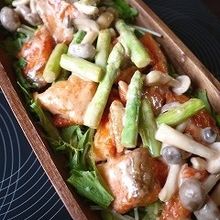 鮭としめじの旨々マヨソース和え