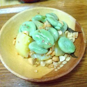 チョロリスの作ってみた!投稿(そら豆と新じゃがのガーリックナッツ炒め)