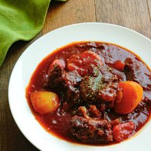圧力鍋不要♪煮るだけ簡単牛すね肉のビーフシチュー