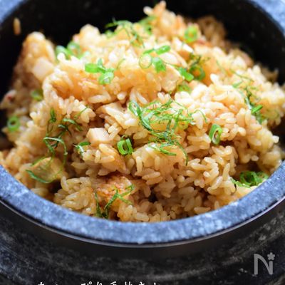 生姜香る〜鶏肉とキムチの中華風炊き込み御飯〜