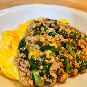 わいワインの作ってみた!投稿(ひき肉とニラのあんかけ卵丼)