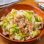 【豚こまレタスのうま塩炒め】シャキうま♡︎10分レシピ