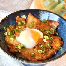 温玉デジカルビ丼
